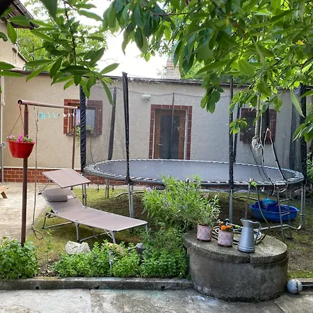 شقة Garden House On The Vltava Riverbank 15 Min To Prague *