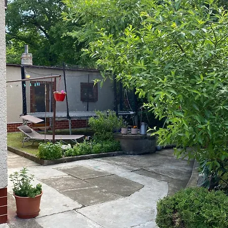 شقة Garden House On The Vltava Riverbank 15 Min To Prague كرالوبي ناد فلتافو