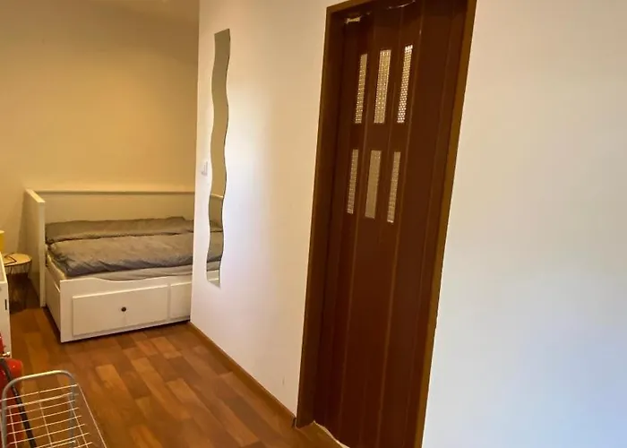 Garden House On The Vltava Riverbank 15 Min To Prague شقة كرالوبي ناد فلتافو
