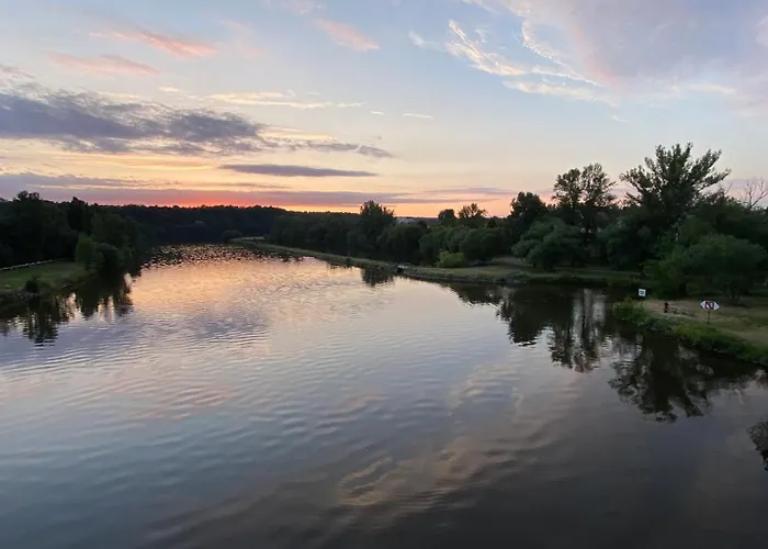 شقة Garden House On The Vltava Riverbank 15 Min To Prague *
